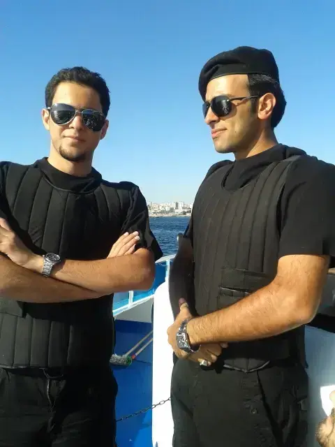تیم محافظت شخصی در حال گشت در استانبول